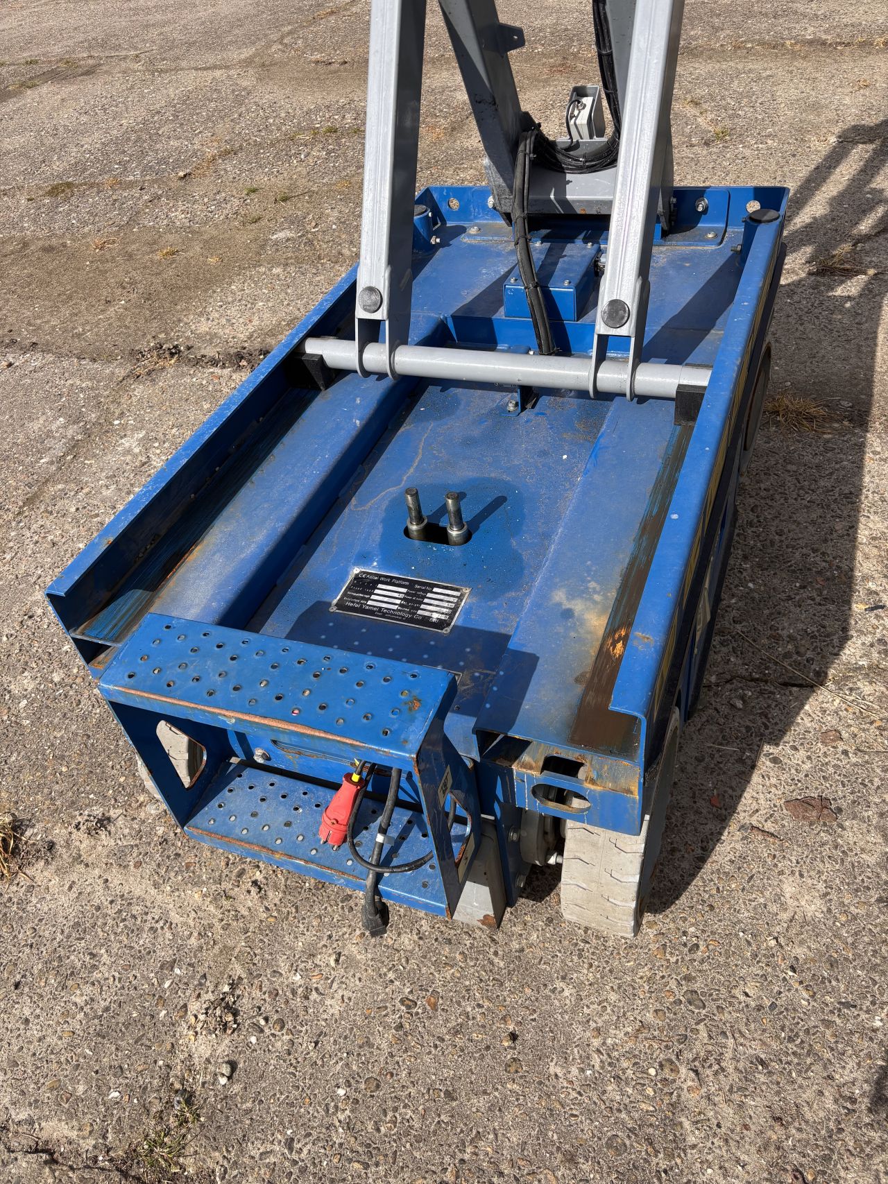 Elektrische schaarhoogwerker - 5,9m werkhoogte - 2021 - 155 uur