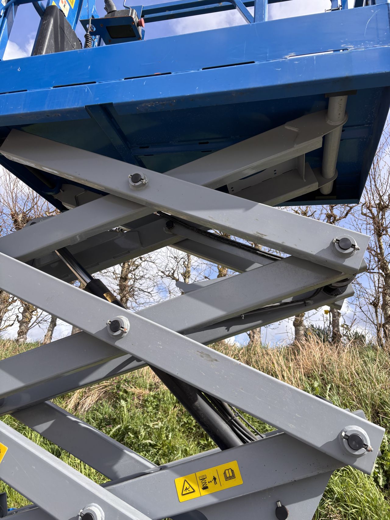 Elektrische schaarhoogwerker - 5,9m werkhoogte - 2021 - 155 uur