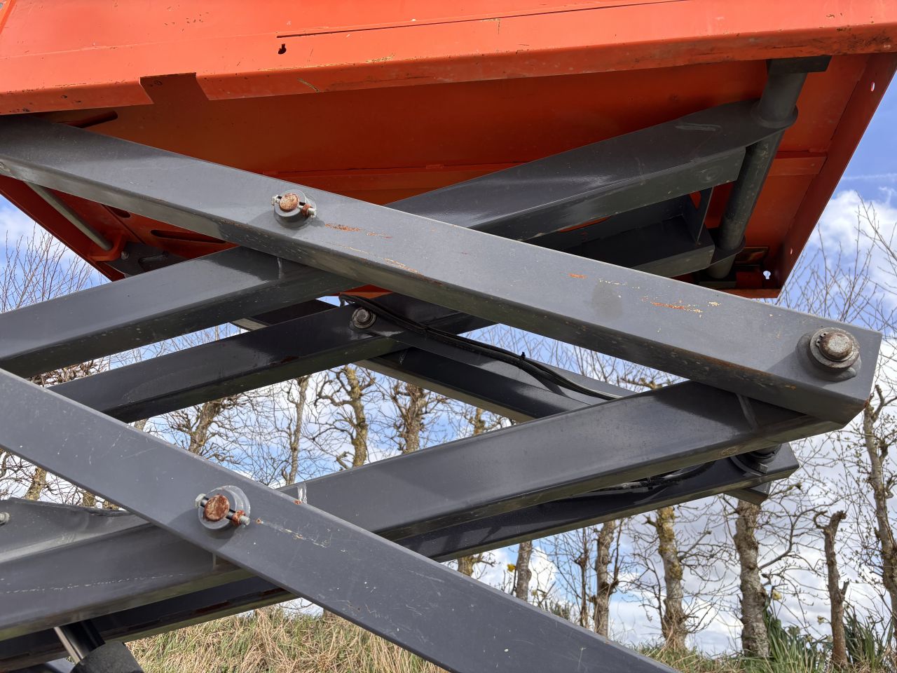 Elektrische schaarhoogwerker - 7,8m werkhoogte - 2021 - 283 uur