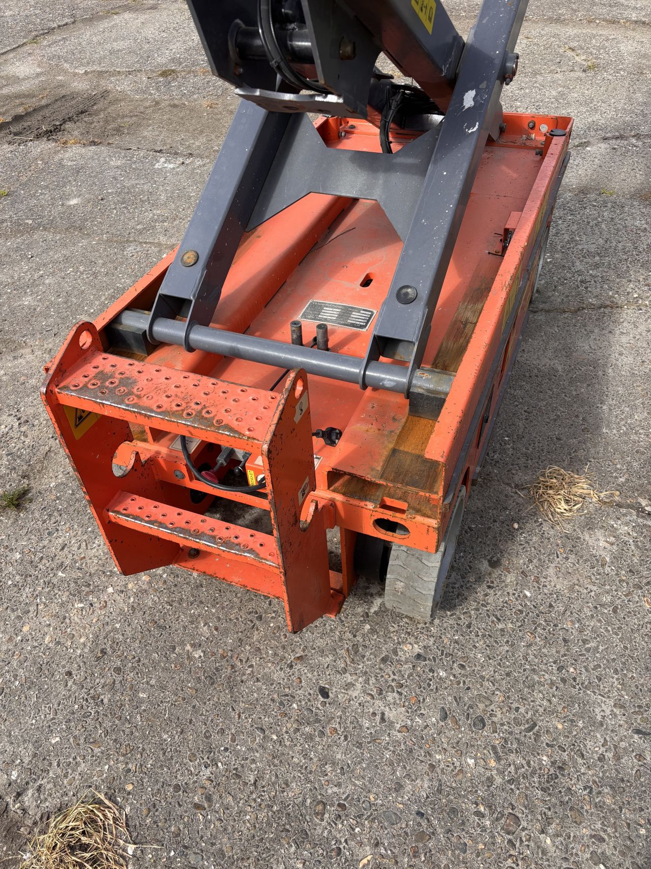 Elektrische schaarhoogwerker - 7,8m werkhoogte - 2021 - 283 uur