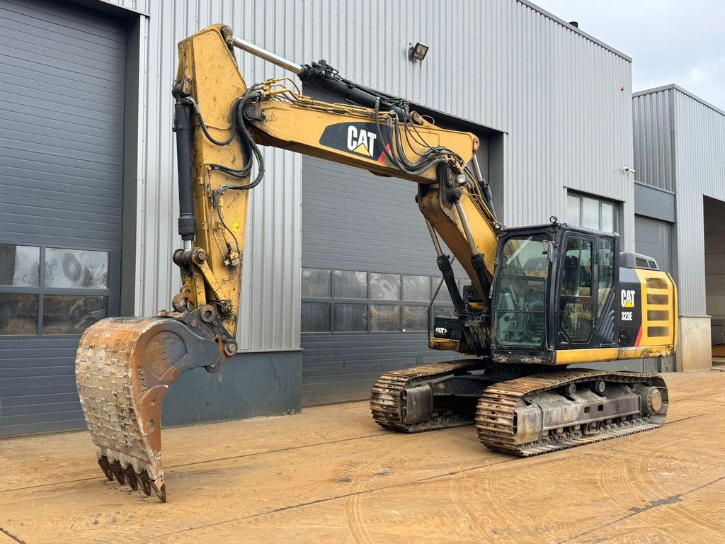 Caterpillar 323E