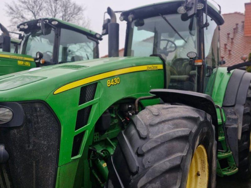 John Deere 8430