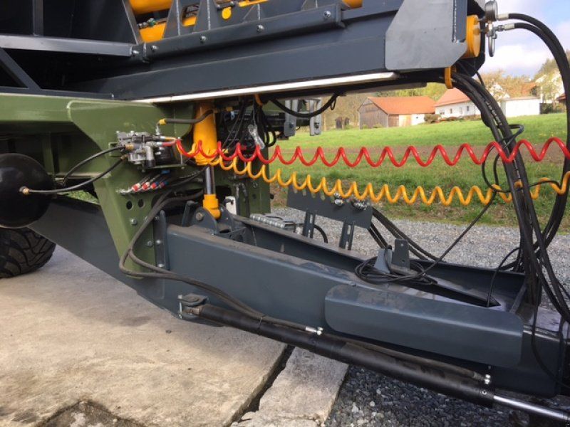 Kobzarenko TZP-39 45m³ Druckluft Zwangslenkung Deichselfederung