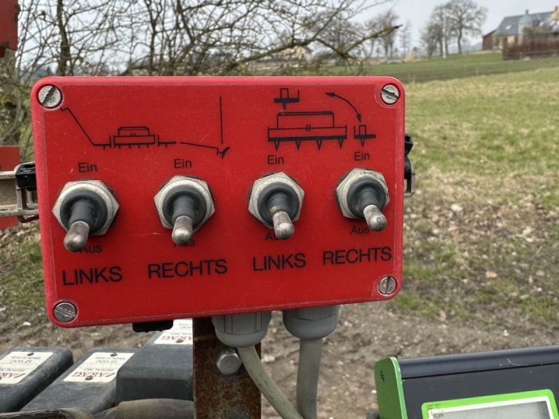 Becker 12 rækket såmaskine med udstyr til flydende gødning. Fronttank m