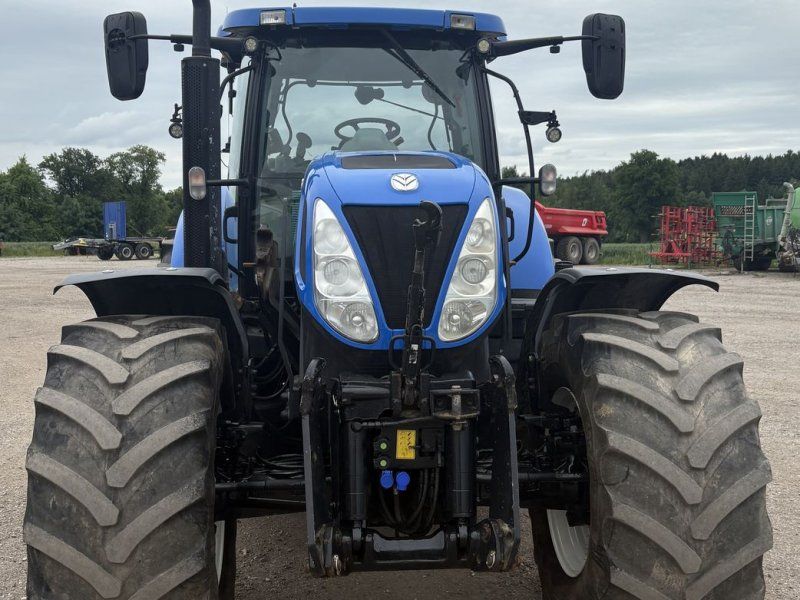 New Holland T7040 Auto Command