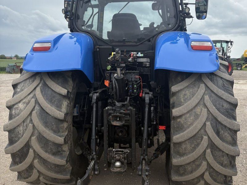 New Holland T7040 Auto Command