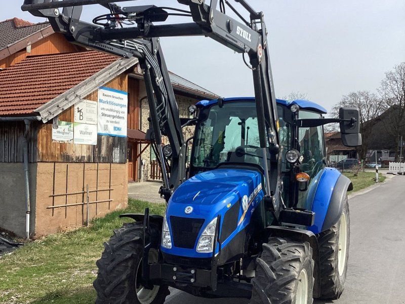 New Holland T4.55 mit Frontlader