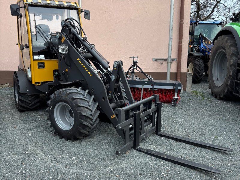 Eurotrac W12