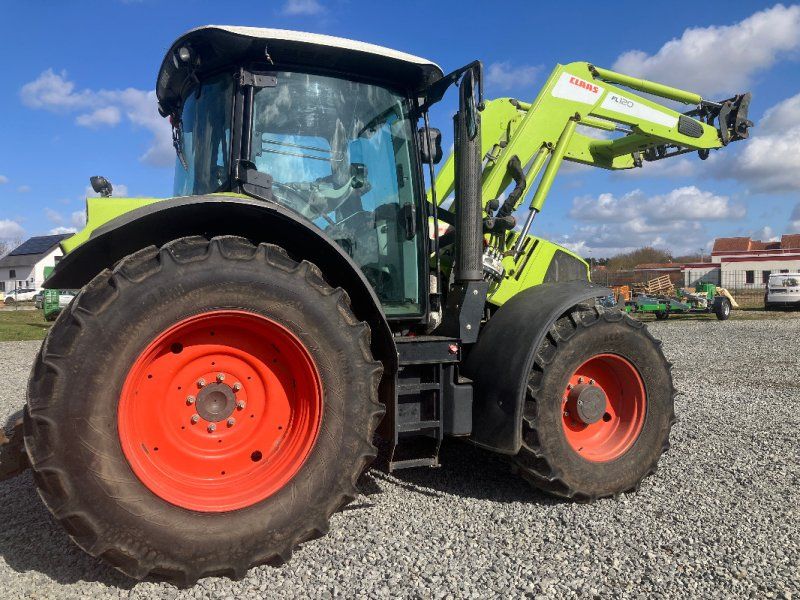 Claas Arion 550