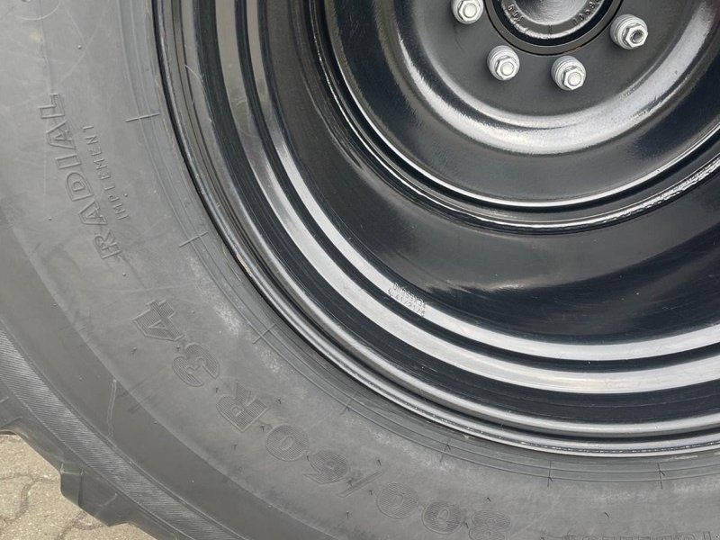 Nokian ELS 800/60R34