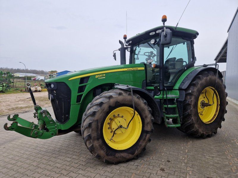 John Deere 8320R