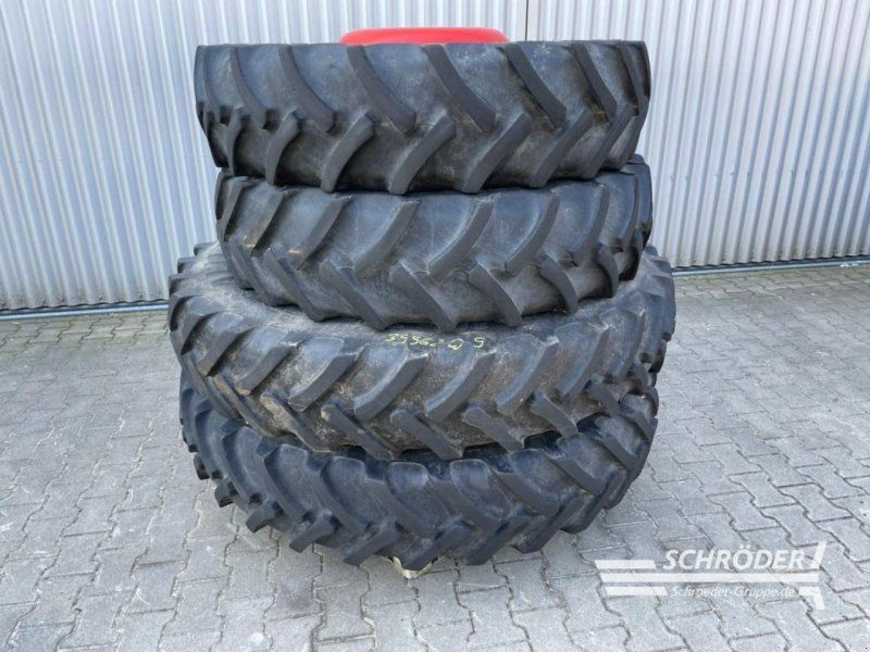 Claas PFLEGERÄDER 320/9 R32 + 340/85 R46