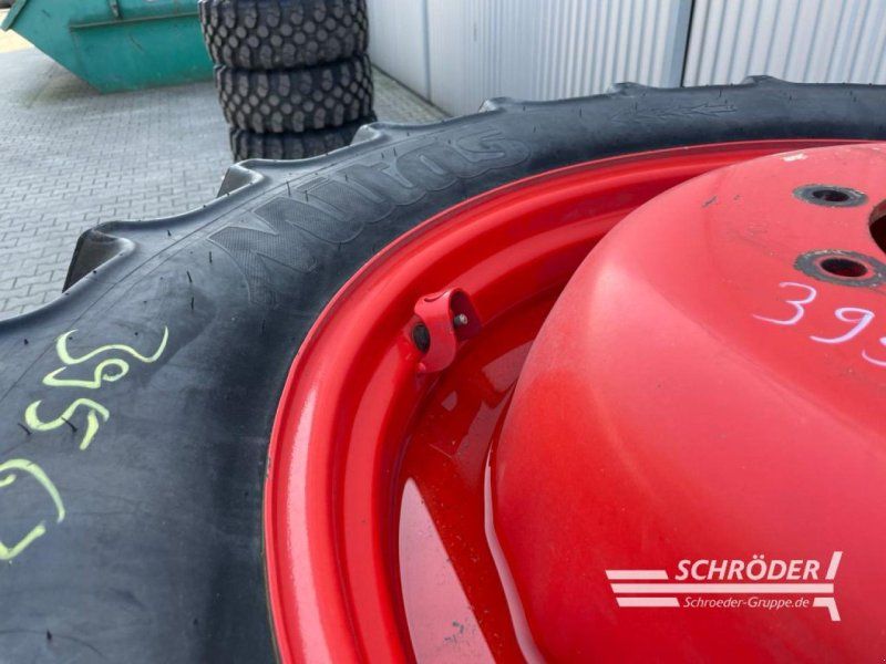 Claas PFLEGERÄDER 320/9 R32 + 340/85 R46