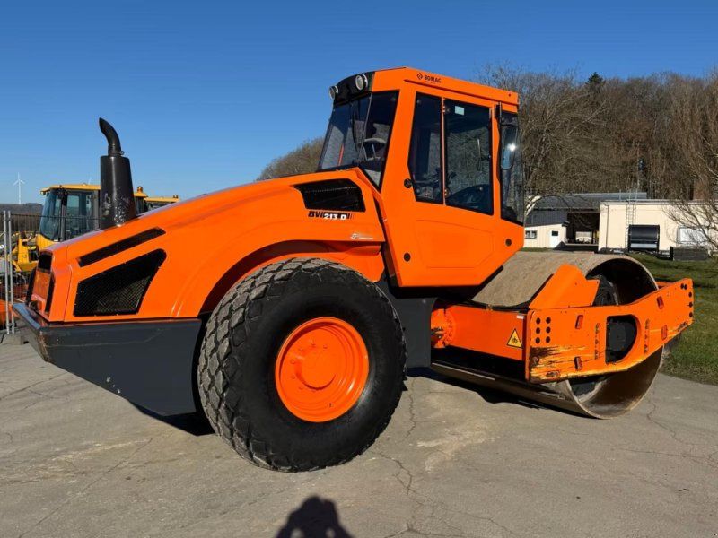 Bomag BW213D-4