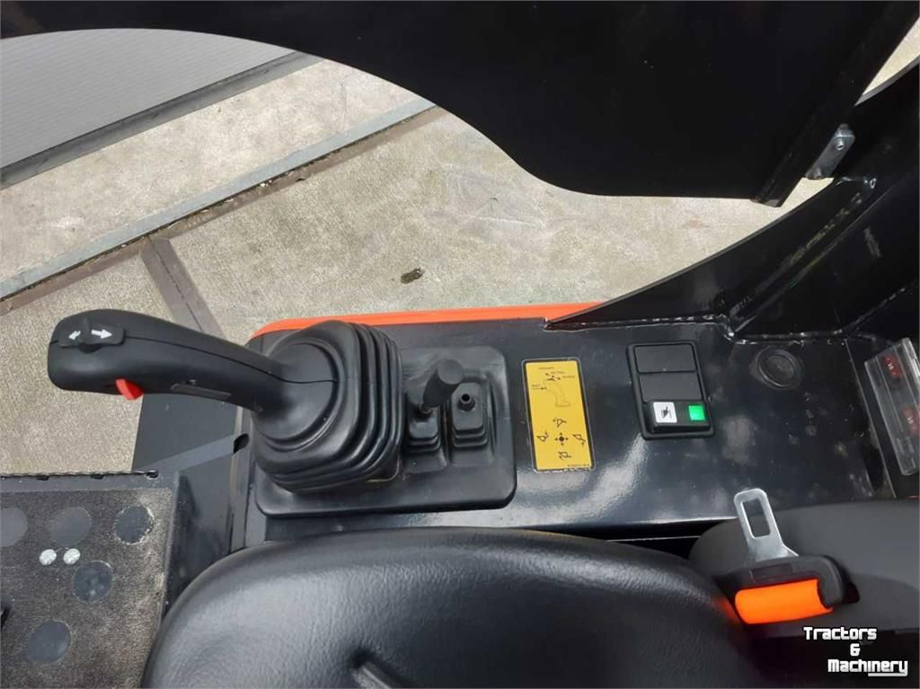 Kubota RT220-2 minishovel