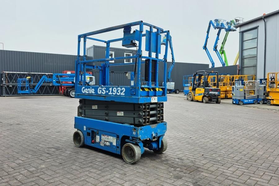 Genie GS1932 Electric, Working Height 7.8 m, 227kg Capac