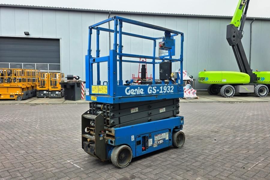 Genie GS1932 Electric, Working Height 7.8 m, 227kg Capac