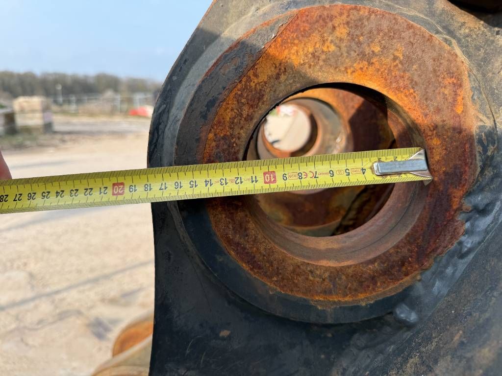 CAT 988 Bucket - Good Overall Condition