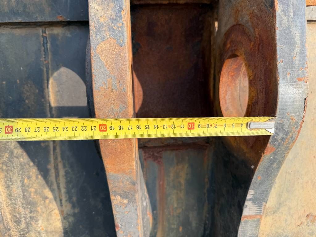 CAT 988 Bucket - Good Overall Condition