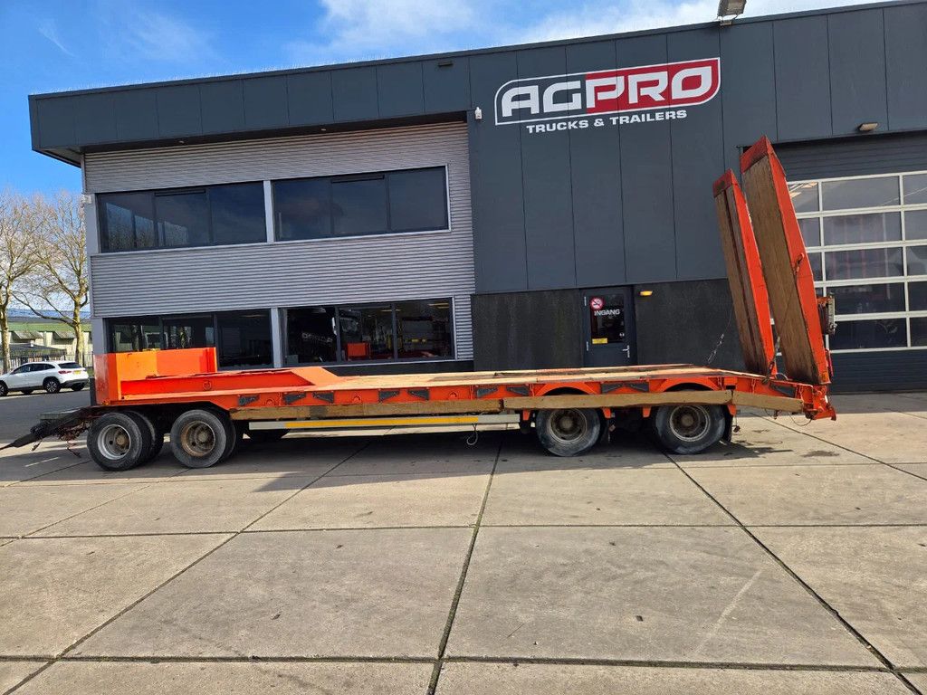 Kaiser 4 as bladgeveerd hydr rampen en verbreders 40 ton totaal