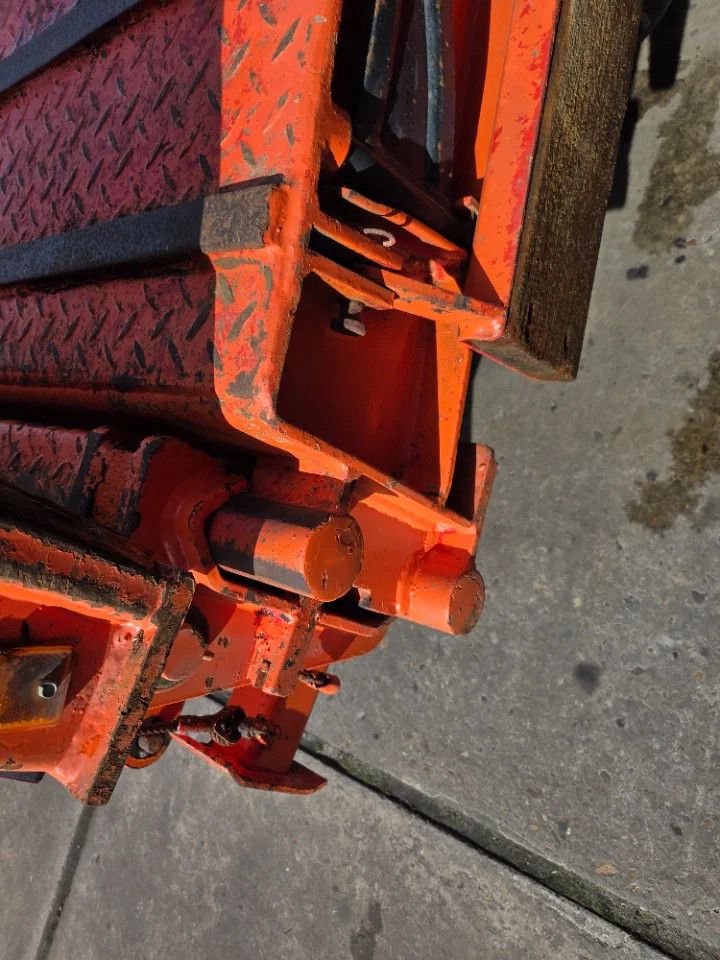 Kaiser 4 as bladgeveerd hydr rampen en verbreders 40 ton totaal