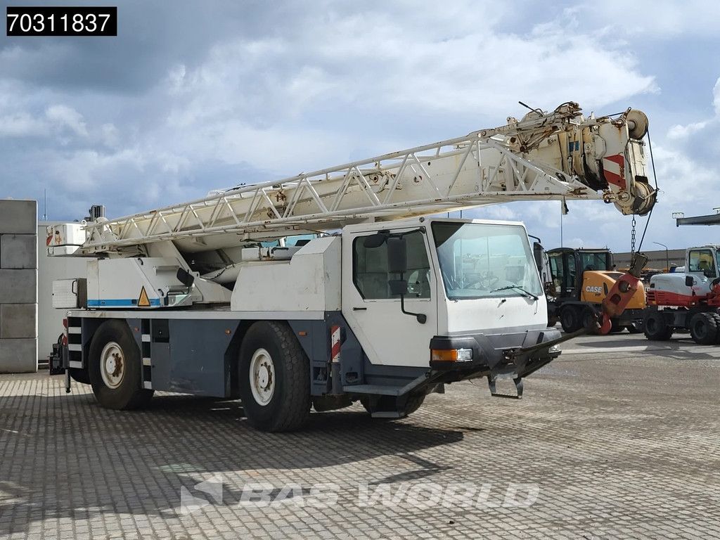 Liebherr LTM1030-2