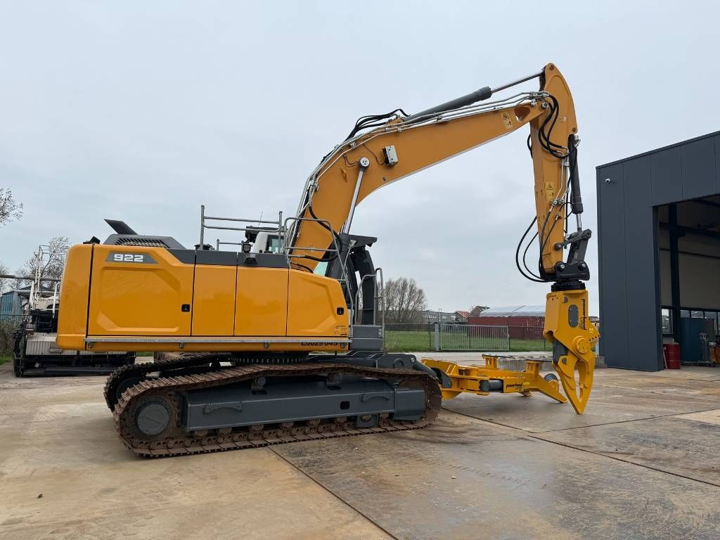 Liebherr R 922 LC