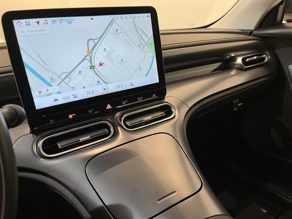 Smart #1 Pro / Panoramadak / Adaptieve Cruise Control / 360&deg; Camera / LED / CarPlay / Elektrisch Stoelen / Stoelverwarming / Stuurverwarming / 10.700 KM !!