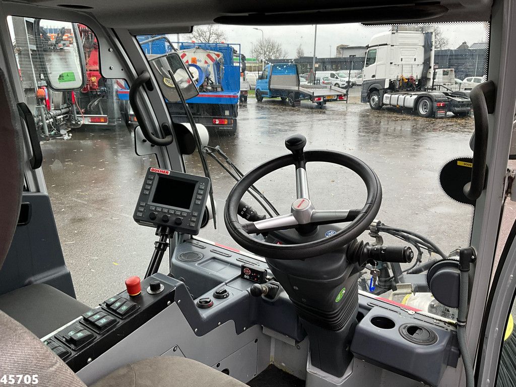 Bucher Citycat 2020 with 3-rd brush