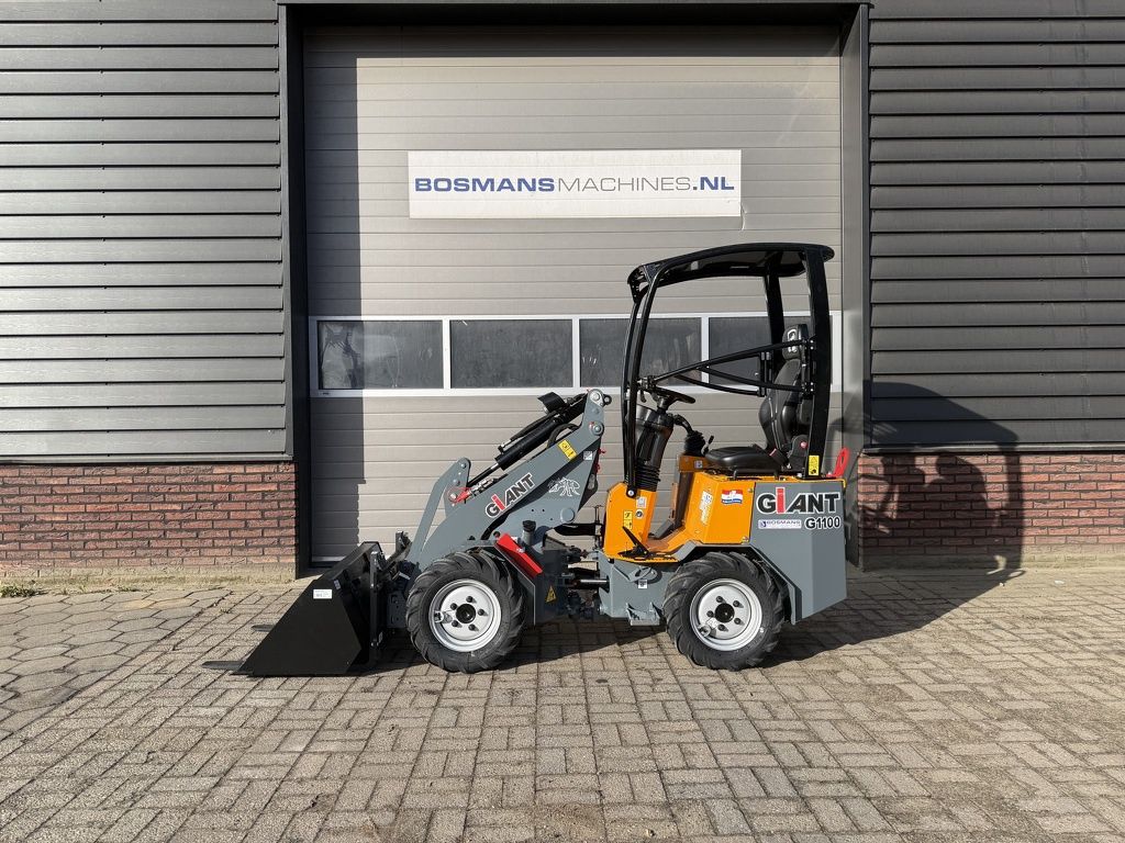 Giant G1100 minishovel NIEUW budget uitvoering €345 LEASE