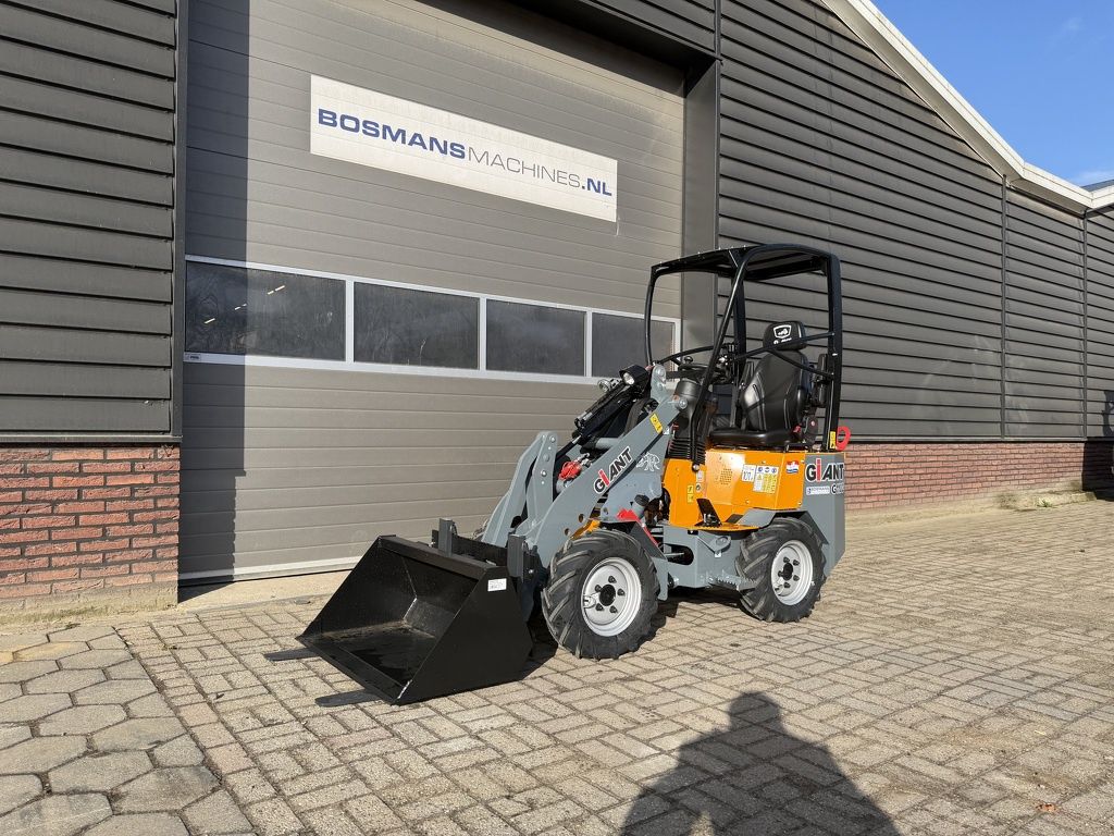 Giant G1100 minishovel NIEUW budget uitvoering €345 LEASE