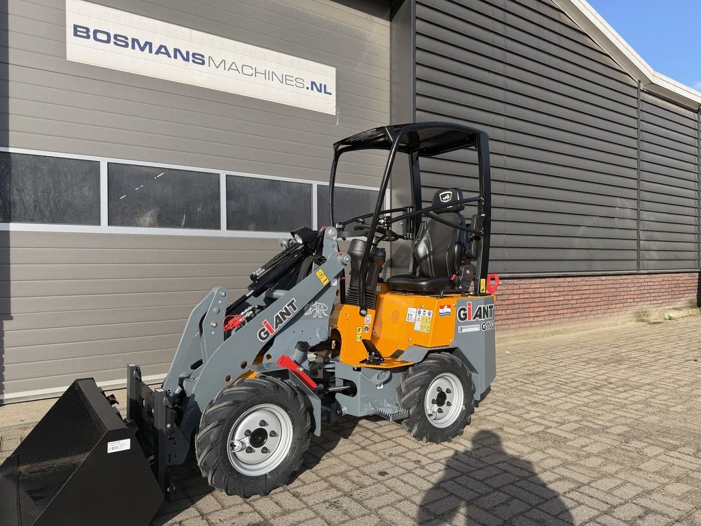 Giant G1100 minishovel NIEUW budget uitvoering €345 LEASE