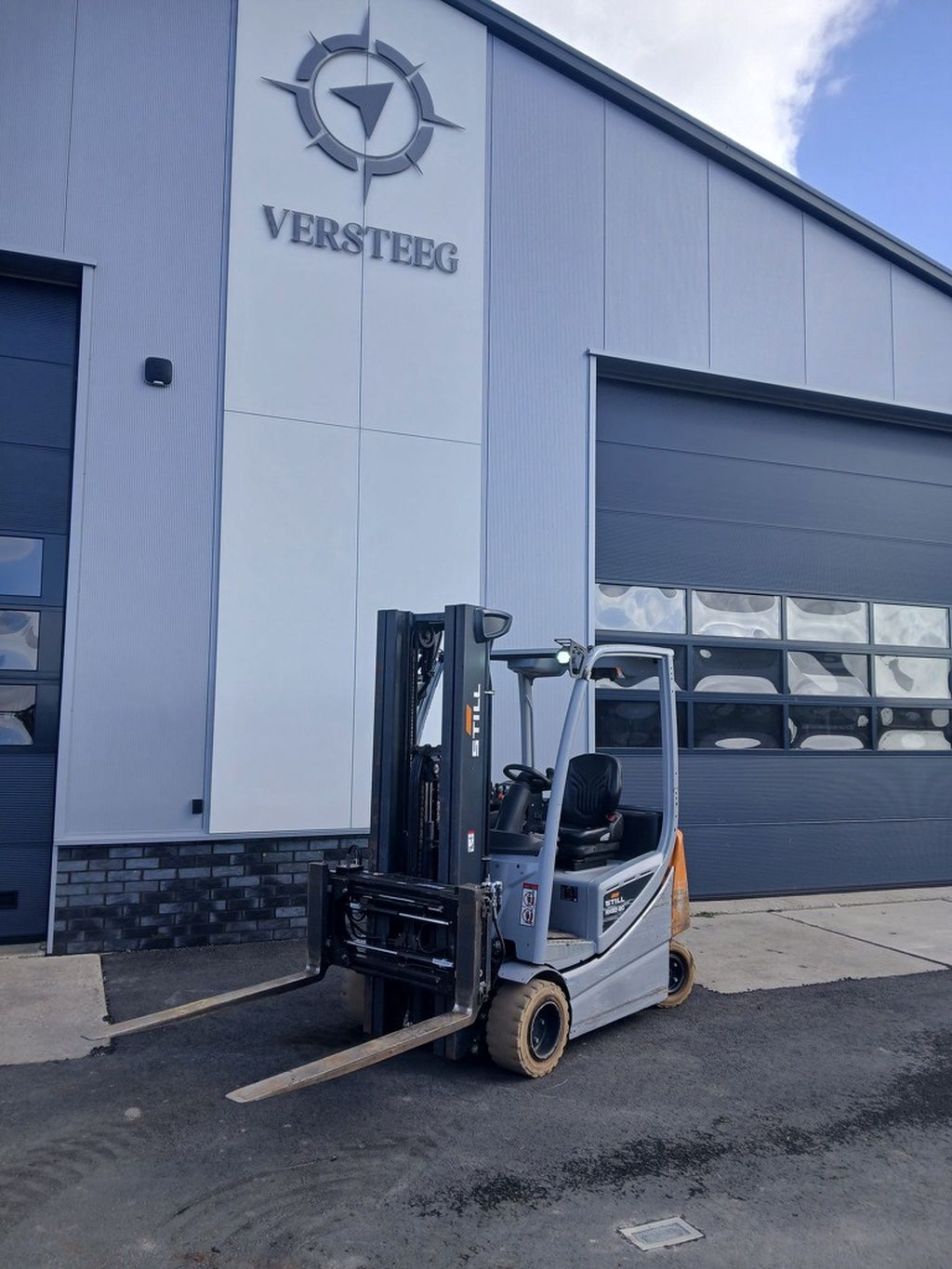 Still 2 ton electro met vorkenversteller. Bj2022!!