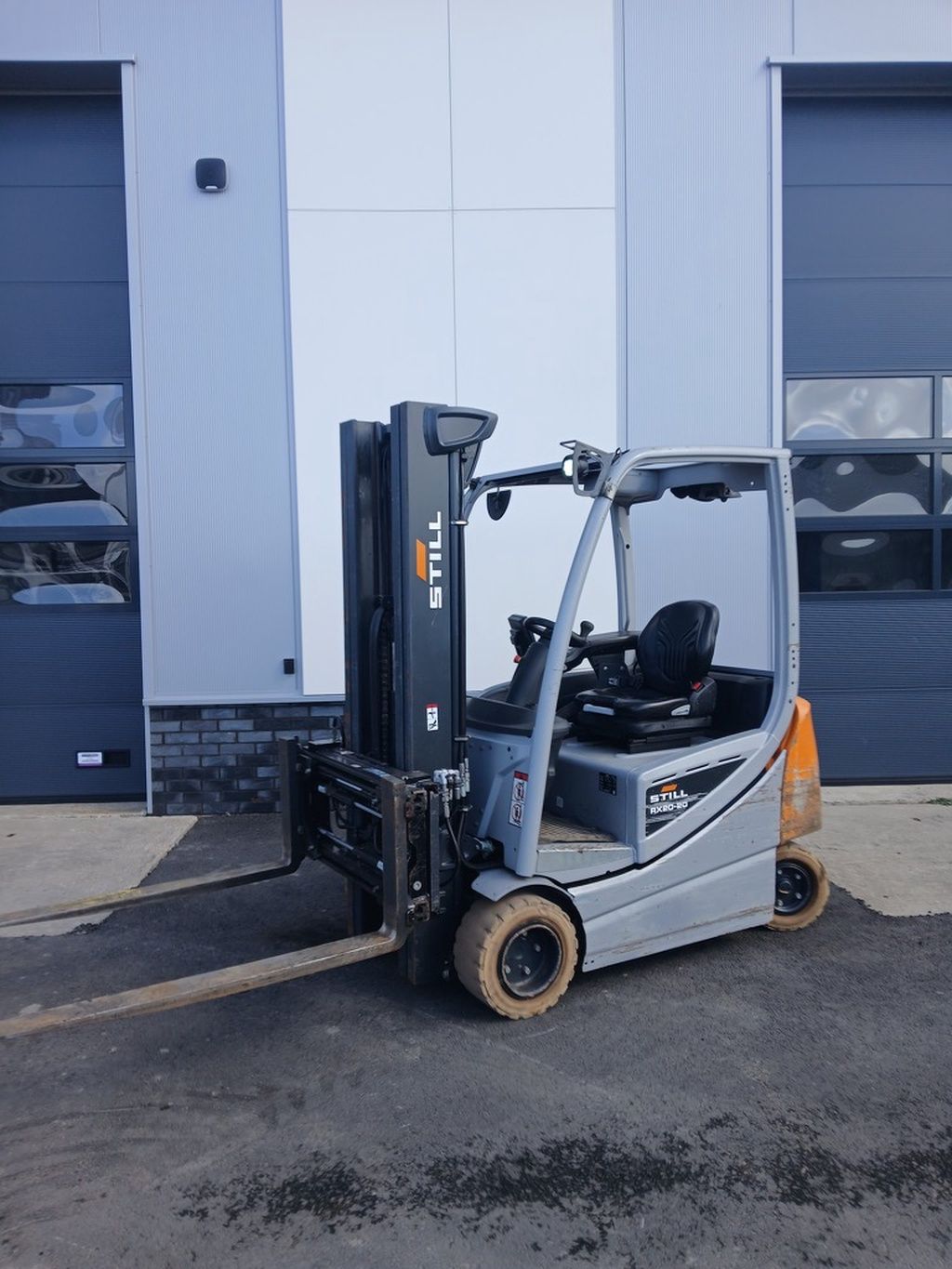 Still 2 ton electro met vorkenversteller. Bj2022!!