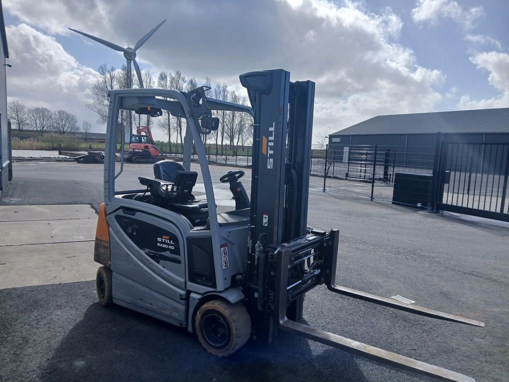 Still 2 ton electro met vorkenversteller. Bj2022!!