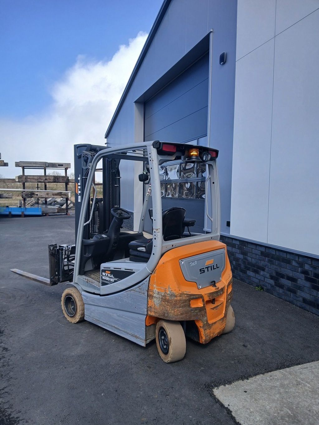 Still 2 ton electro met vorkenversteller. Bj2022!!