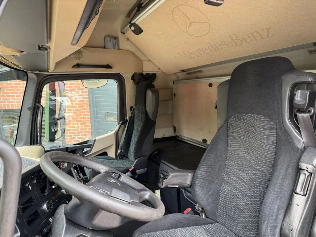 Mercedes-Benz Actros 1842 4X2 Streamspace Side skirts 2x tank NL Truck