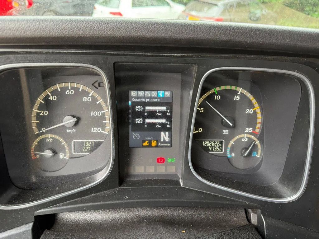 Mercedes-Benz Actros 1842 4X2 Streamspace Side skirts 2x tank NL Truck