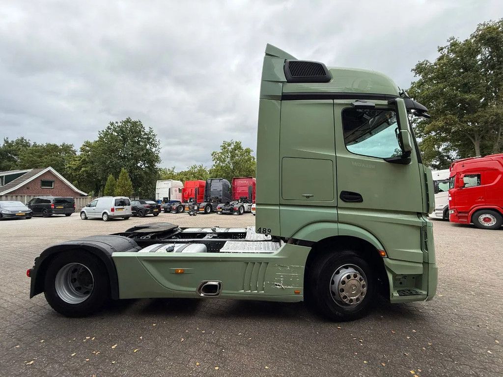 Mercedes-Benz Actros 1842 4X2 Streamspace Side skirts 2x tank NL Truck