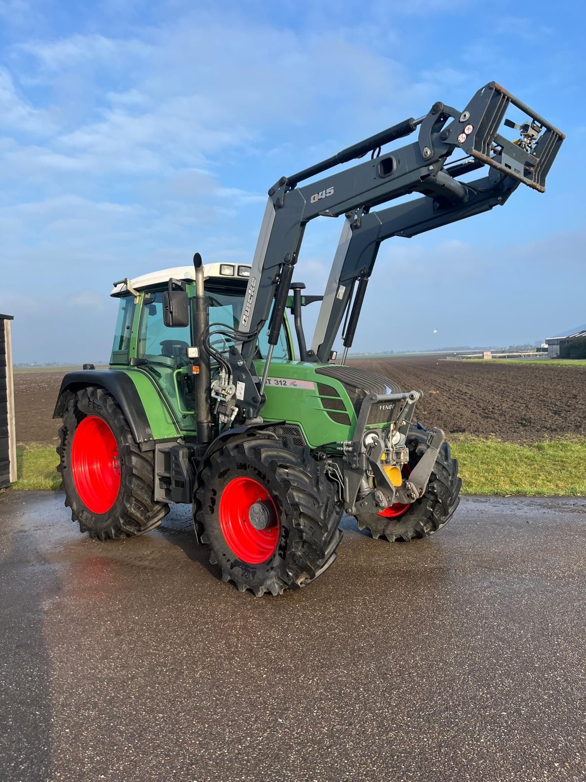 Fendt 312 Vario TMS met Quicke voorlader