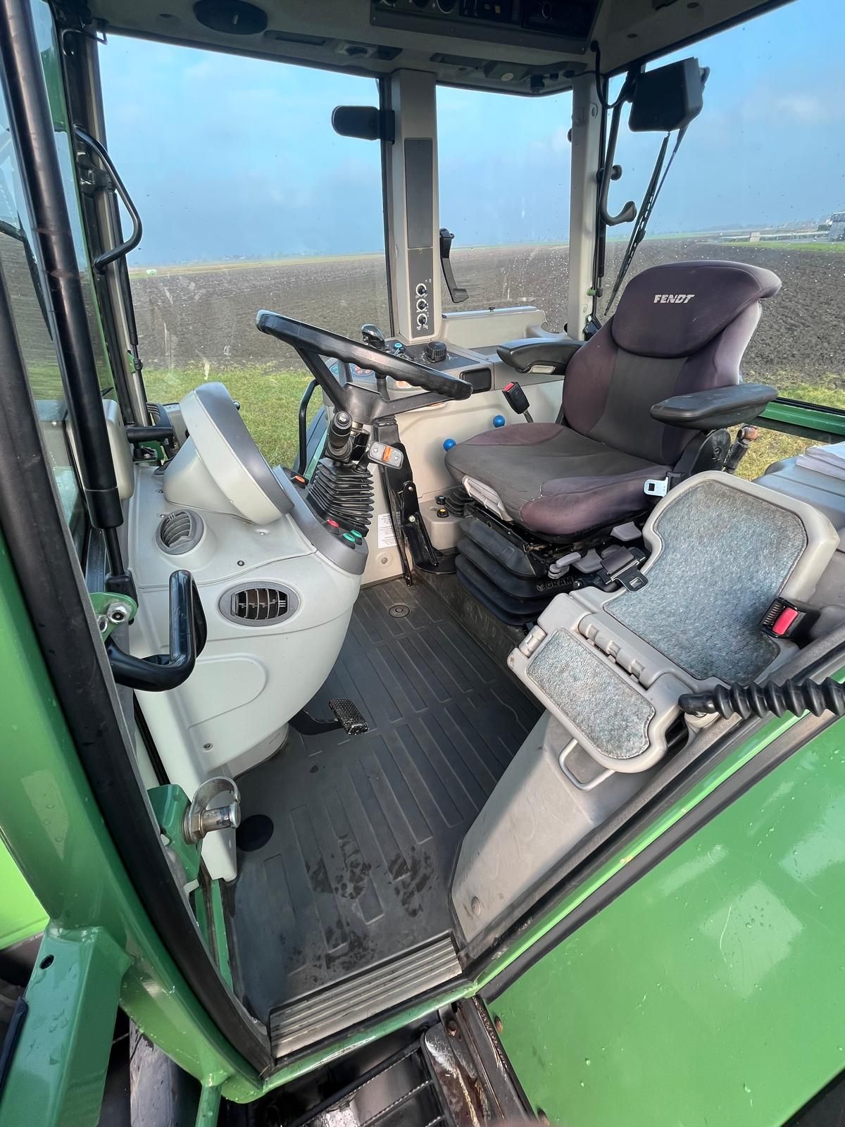 Fendt 312 Vario TMS met Quicke voorlader