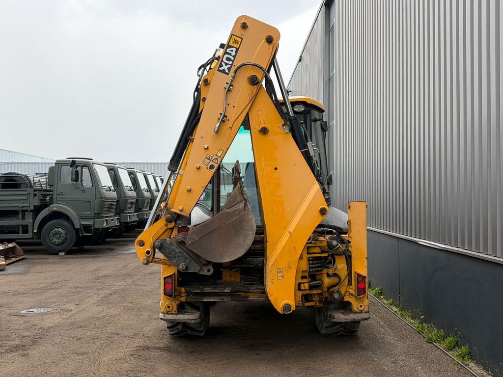 JCB 4CX