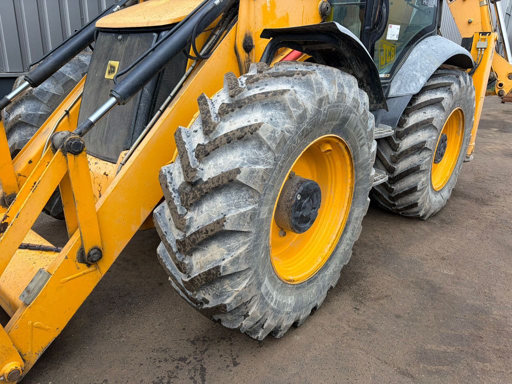 JCB 4CX