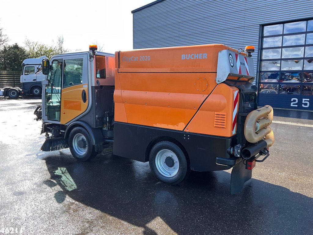 Bucher Citycat 2020 with 3-rd brush