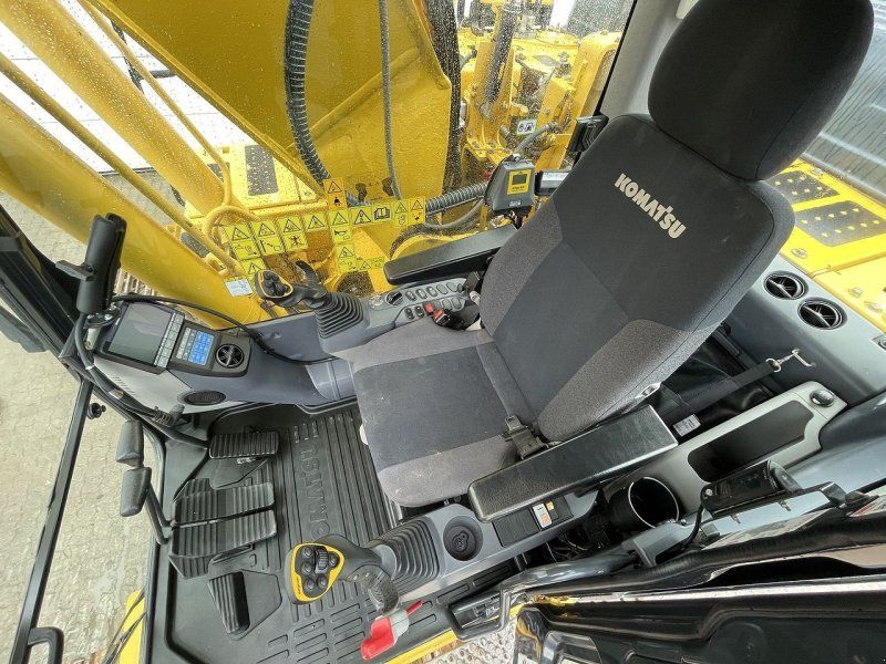 Komatsu PC240LC-11EO
