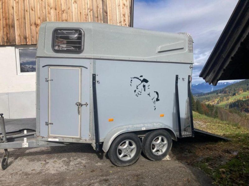 Pferde-Anhänger