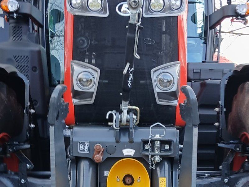Kubota M7153