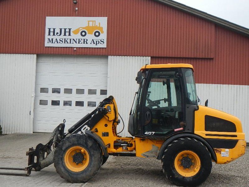 JCB 407