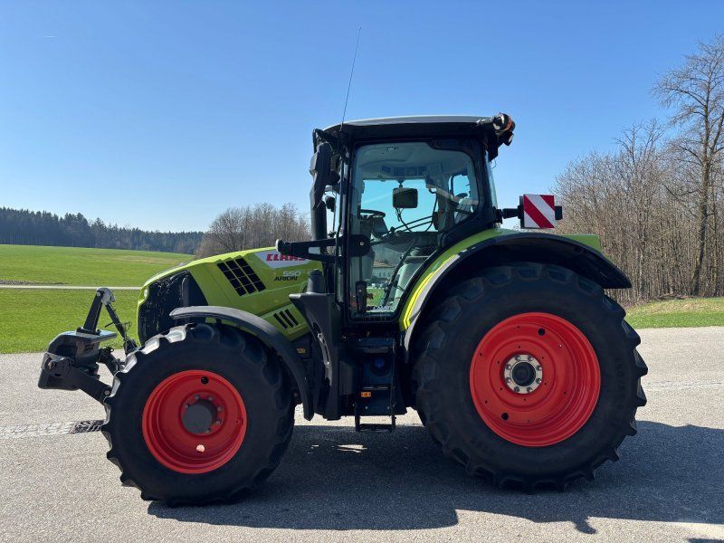 Claas Arion 550