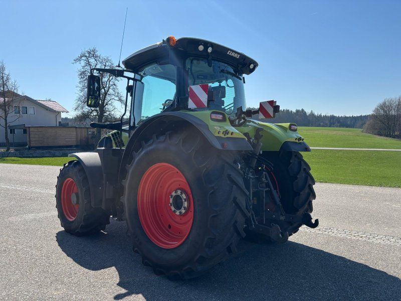 Claas Arion 550